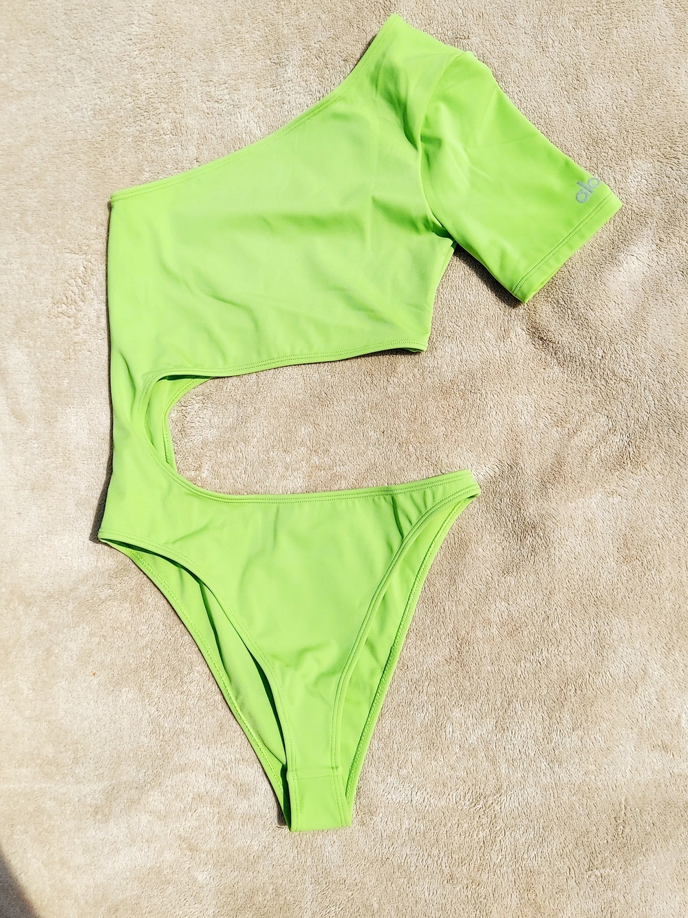 ALO Yoga Body Wave Neon Green Apple One-Piece Women Size XXS NWT Swimwear Travel